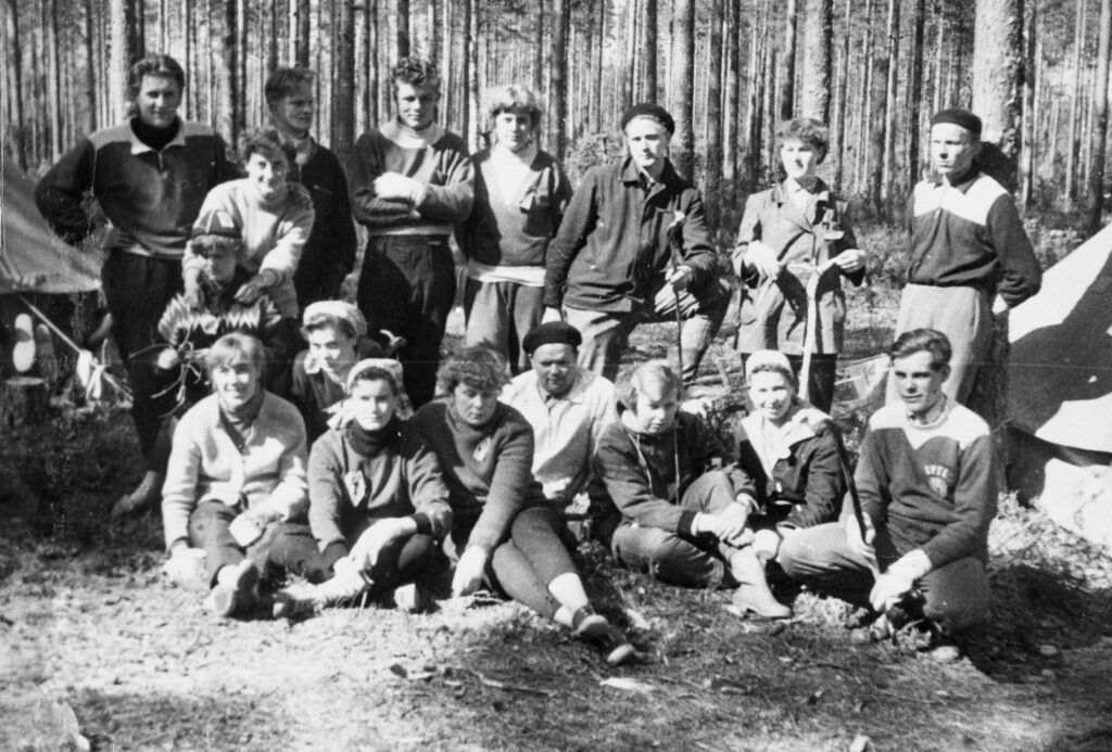 Nursot harjoitusleirillä Vierumäen opistolla.